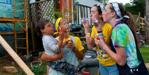 Appalachia Service Project - Appalachia Service Project Volunteers Blowing Bubbles - Mission Finder